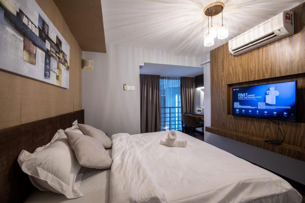 Loft Pano Seaview Suite 2 Bedroom By The Only Bnb Jelutong ภายนอก รูปภาพ