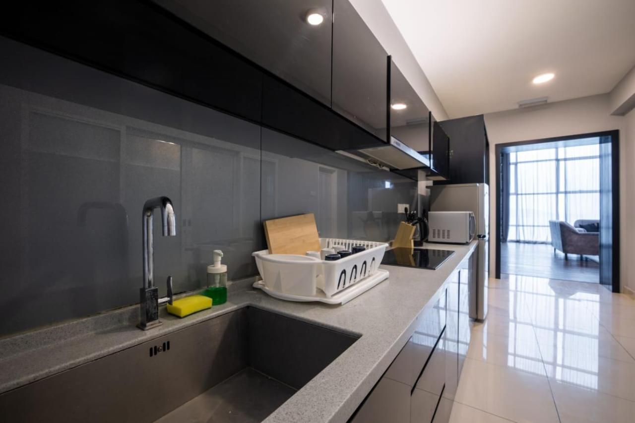 Loft Pano Seaview Suite 2 Bedroom By The Only Bnb Jelutong ภายนอก รูปภาพ