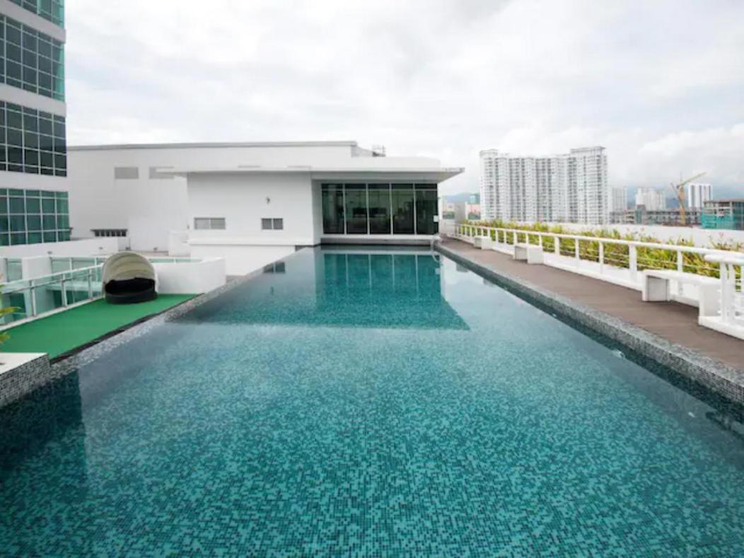 Loft Pano Seaview Suite 2 Bedroom By The Only Bnb Jelutong ภายนอก รูปภาพ